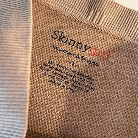Skinnygirl Smoothers Shapers High Waist Seamless Biker Shorts Nude Tan L NEW - Picture 8 of 9
